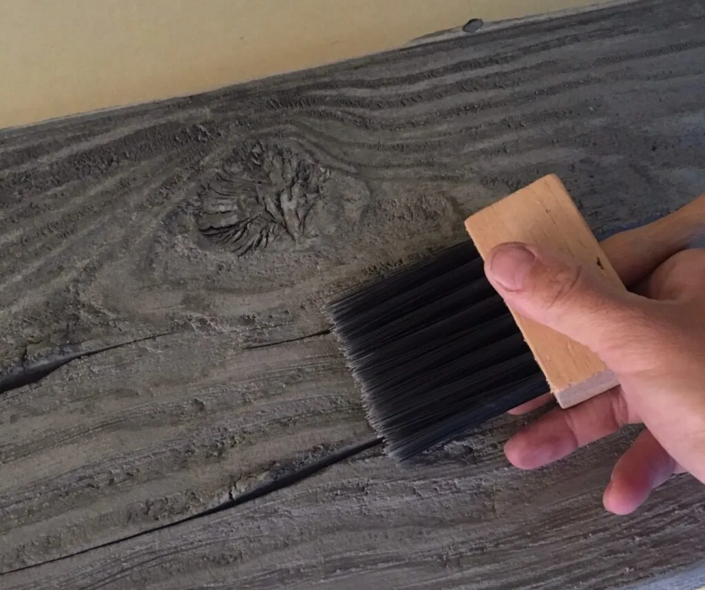 某ホテルのエントランスを擬木で制作